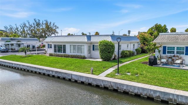 9821 HERNANDO COURT, Bradenton, FL 34210