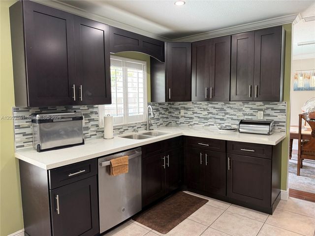 12236 NW 33rd St, Sunrise, FL 33323