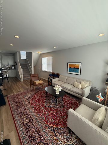 4931 Treeside Lane, Troy, MI 48098