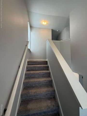 4931 Treeside Lane, Troy, MI 48098