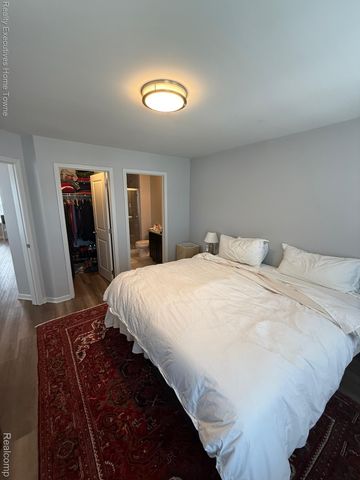 4931 Treeside Lane, Troy, MI 48098