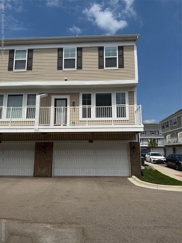 4931 Treeside Lane, Troy, MI 48098