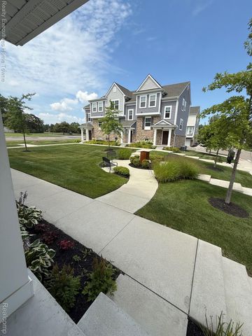 4931 Treeside Lane, Troy, MI 48098