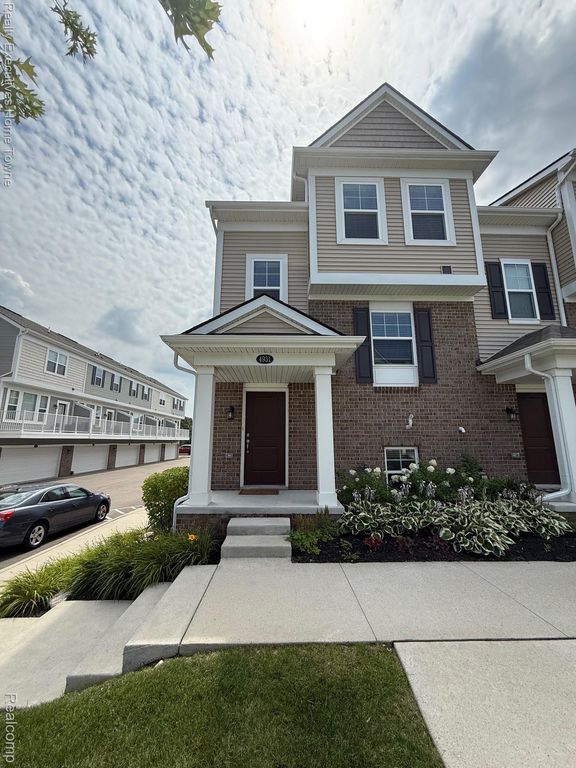 4931 Treeside Lane, Troy, MI 48098