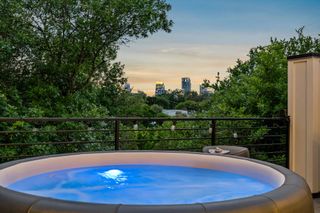 1407 Parkinson DR 1, Austin, TX 78704