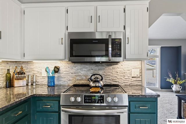 3721 Falcon Drive, Bellevue, NE 68123