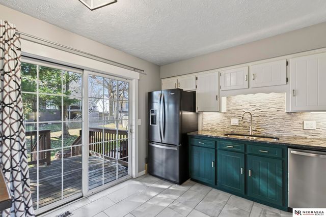 3721 Falcon Drive, Bellevue, NE 68123