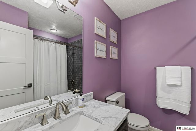 3721 Falcon Drive, Bellevue, NE 68123