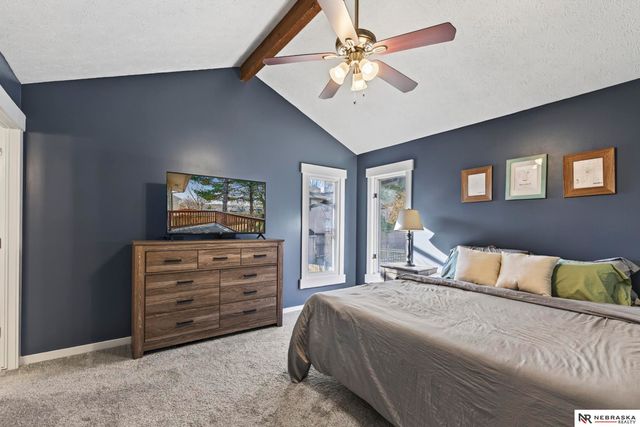 3721 Falcon Drive, Bellevue, NE 68123