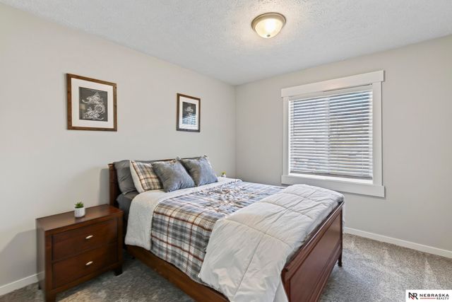 3721 Falcon Drive, Bellevue, NE 68123