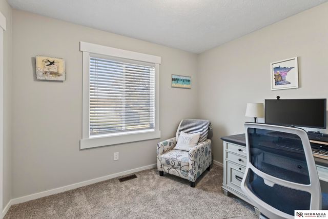 3721 Falcon Drive, Bellevue, NE 68123