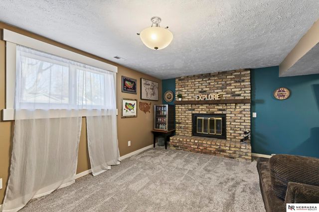 3721 Falcon Drive, Bellevue, NE 68123