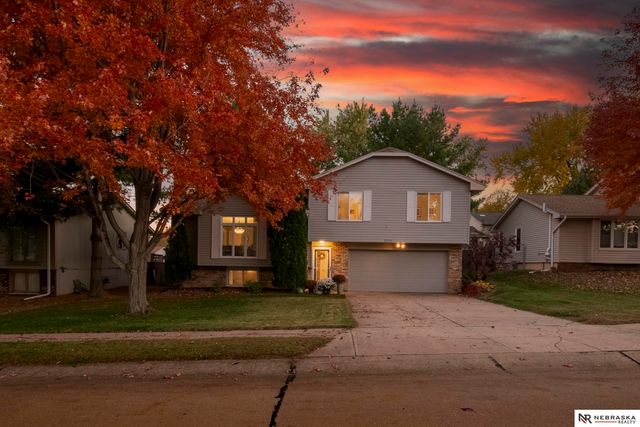 3721 Falcon Drive, Bellevue, NE 68123