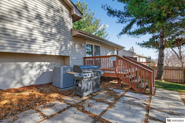 3721 Falcon Drive, Bellevue, NE 68123