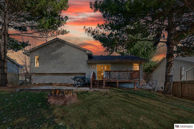 3721 Falcon Drive, Bellevue, NE 68123