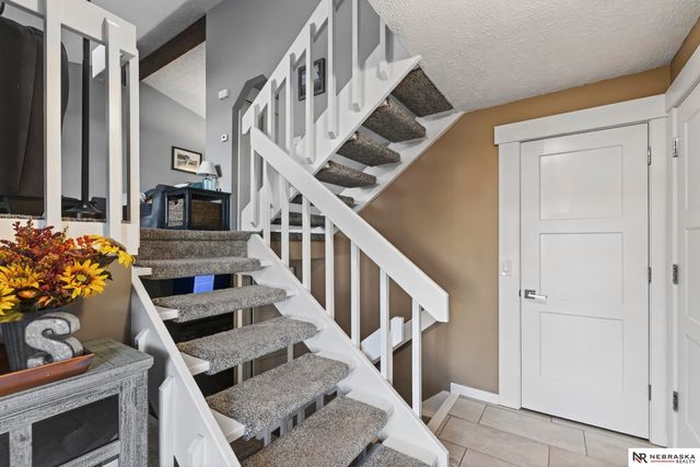 3721 Falcon Drive, Bellevue, NE 68123