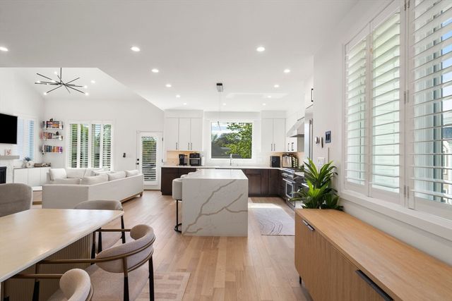9 Johnson Pl 9, Newton, MA 02466