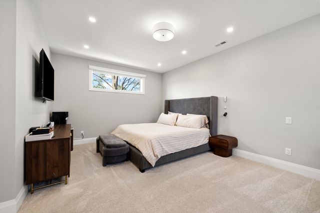 9 Johnson Pl 9, Newton, MA 02466