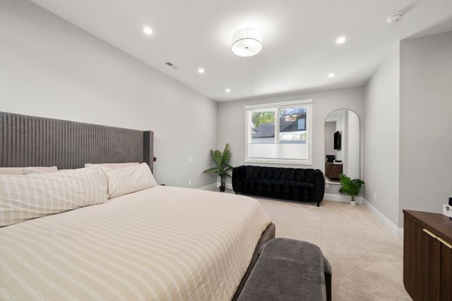 9 Johnson Pl 9, Newton, MA 02466