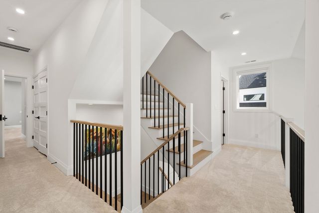 9 Johnson Pl 9, Newton, MA 02466