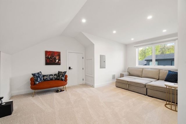 9 Johnson Pl 9, Newton, MA 02466