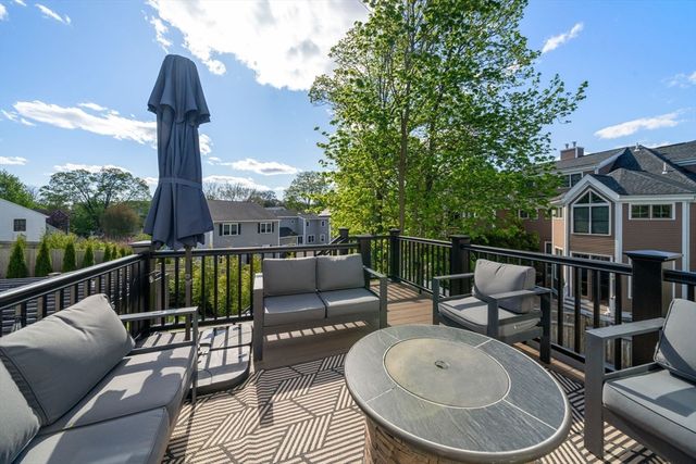 9 Johnson Pl 9, Newton, MA 02466