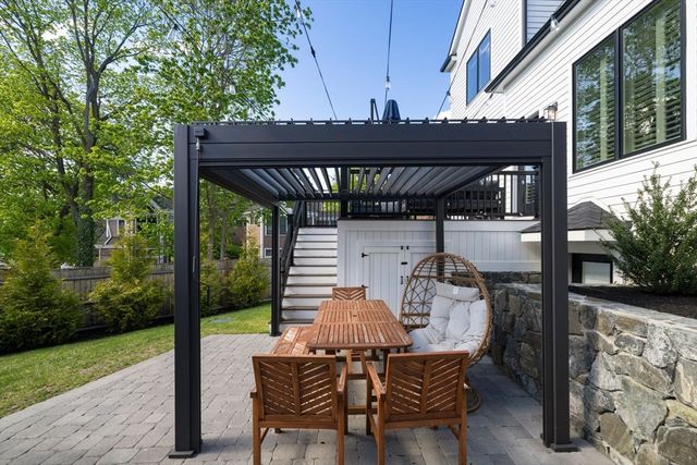 9 Johnson Pl 9, Newton, MA 02466
