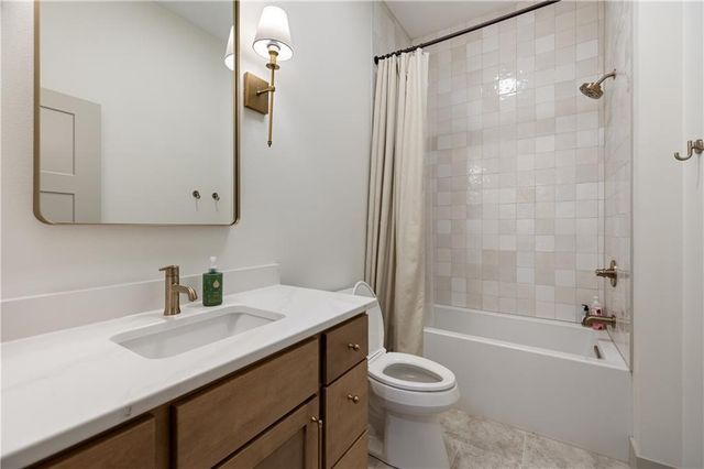 16039 366th St, Stanley, WI 54768