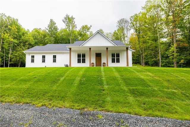 16039 366th St, Stanley, WI 54768