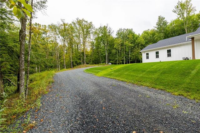 16039 366th St, Stanley, WI 54768