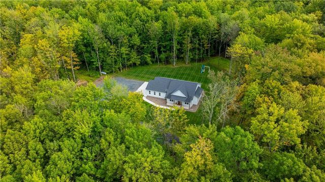 16039 366th St, Stanley, WI 54768