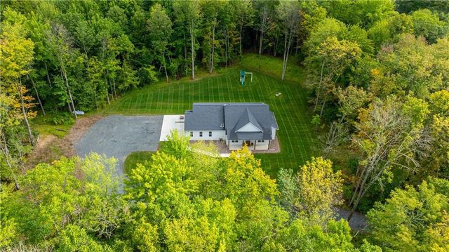 16039 366th St, Stanley, WI 54768