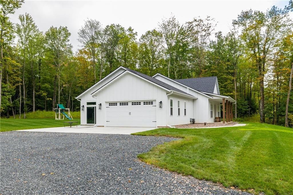 16039 366th St, Stanley, WI 54768