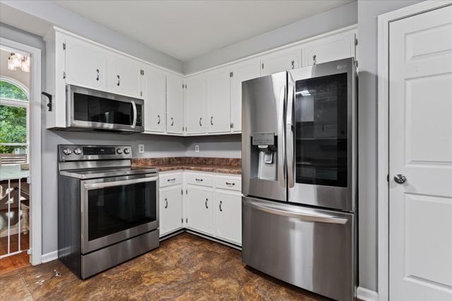 1223 Cobblestone Ln, Clarksville, TN 37042