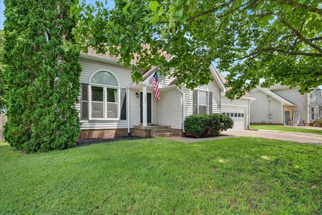 1223 Cobblestone Ln, Clarksville, TN 37042