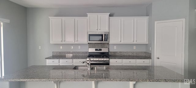 6009 Moonstone Peak Drive, Bakersfield, CA 93313