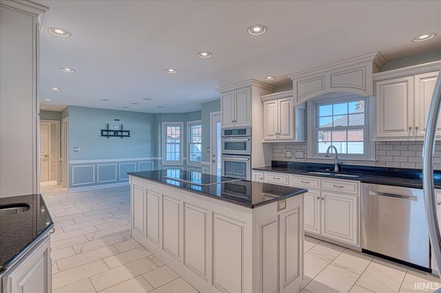 3144 Brookfield Drive, Newburgh, IN 47630