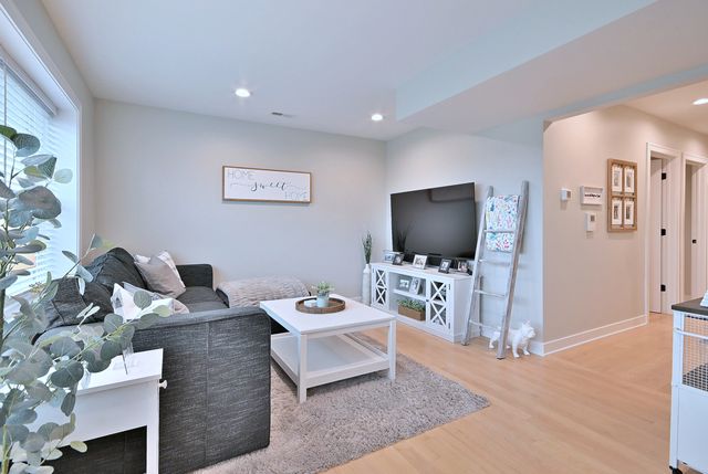 3035 Paris Avenue 305, River Grove, IL 60171