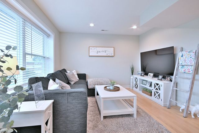 3035 Paris Avenue 305, River Grove, IL 60171