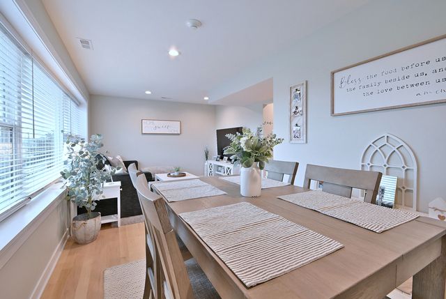 3035 Paris Avenue 305, River Grove, IL 60171