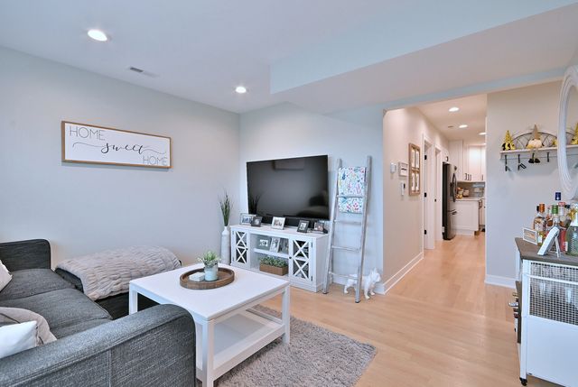 3035 Paris Avenue 305, River Grove, IL 60171