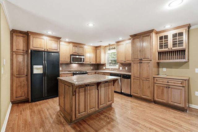 1611 Grove Hill Road, North Little Rock, AR 72116