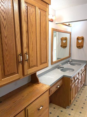 785 Brattleboro Road, Hinsdale, NH 03451