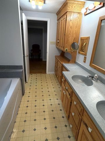 785 Brattleboro Road, Hinsdale, NH 03451