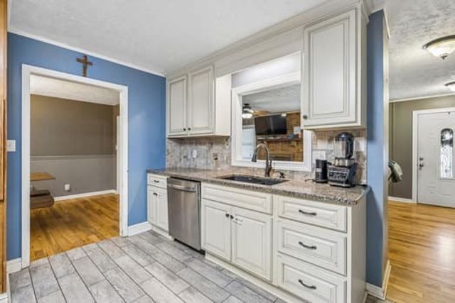 208 N Main St, Cornersville, TN 37047