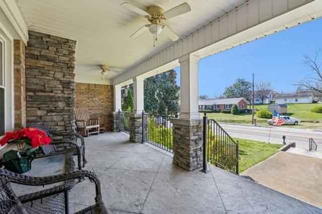 208 N Main St, Cornersville, TN 37047