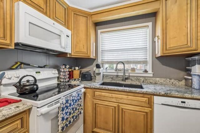 208 N Main St, Cornersville, TN 37047