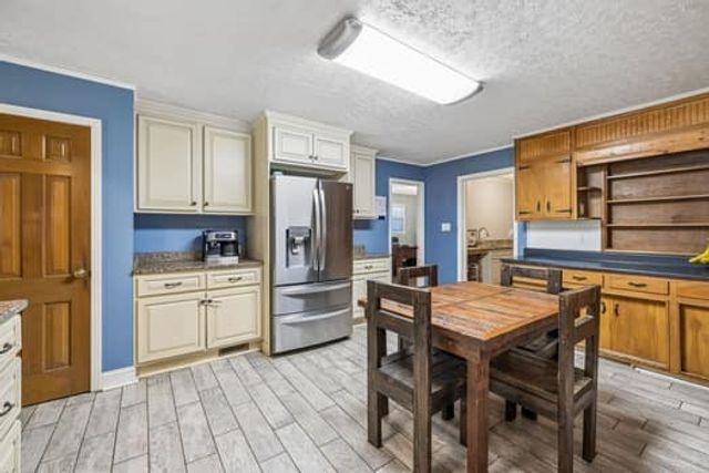 208 N Main St, Cornersville, TN 37047