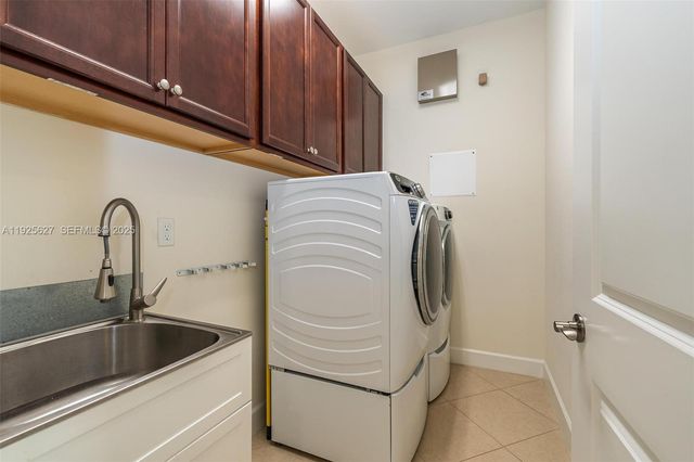 3155 NW 124th Way, Sunrise, FL 33323