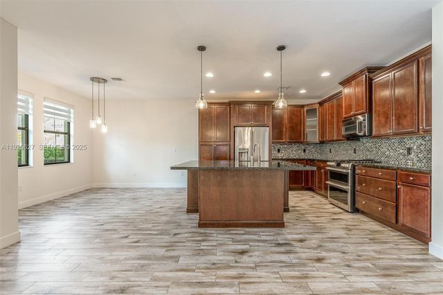 3155 NW 124th Way, Sunrise, FL 33323